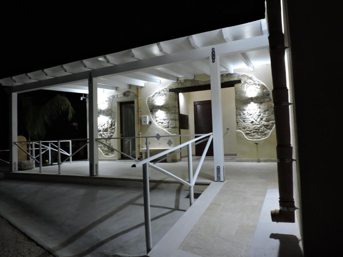 Casale Sammartano Apartments Ummari ภายนอก รูปภาพ